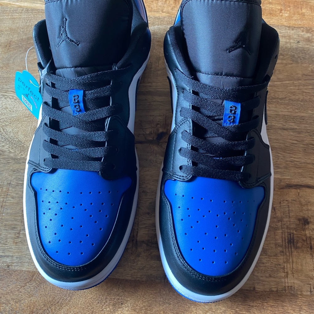 Jordan 1 low blue toe